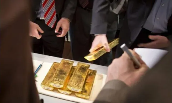 La demanda de oro cae a su mínimo nivel en diez años