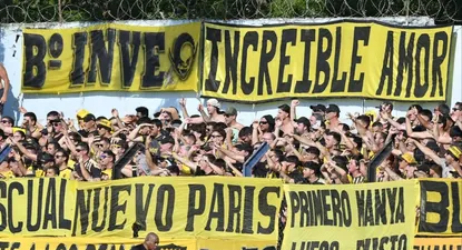Hinchas de Peñarol en Belvedere
