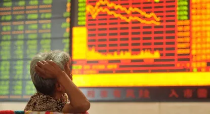 Bolsas chinas se hundieron luego de tres semanas de calma