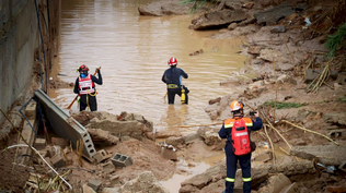 Los equipos de búsqueda siguen buscando desaparecidos.
