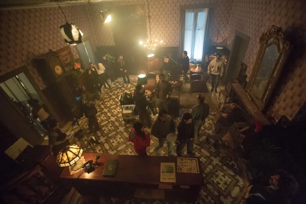 Set de la 1ra temporada de El Hipnotizador (HBO) filmada en Montevideo en 2016.