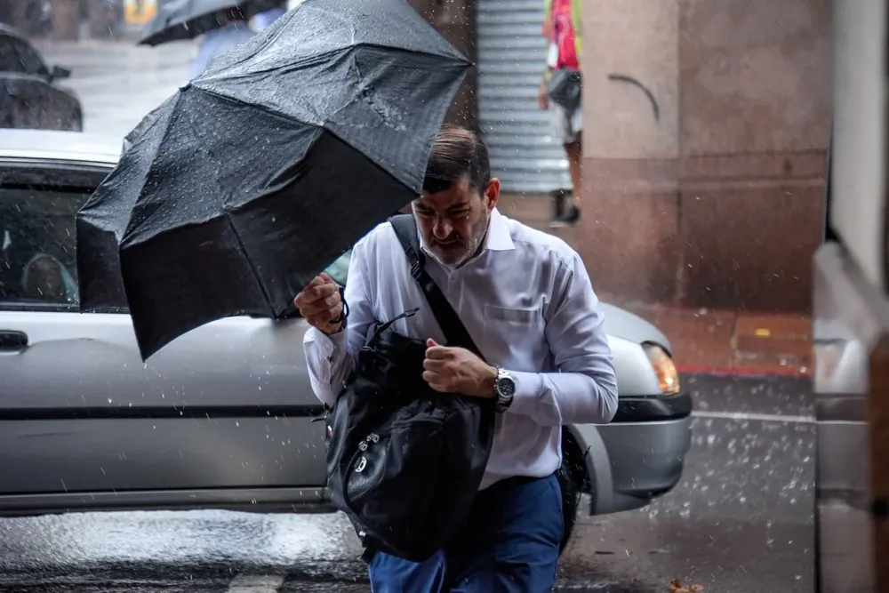 Inumet emitió un aviso especial por tormentas fuertes