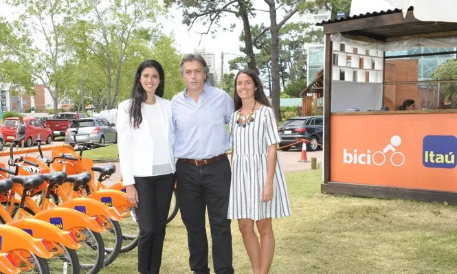 Lucía Cabanas, Mauricio Izetta y Florencia Lecueder