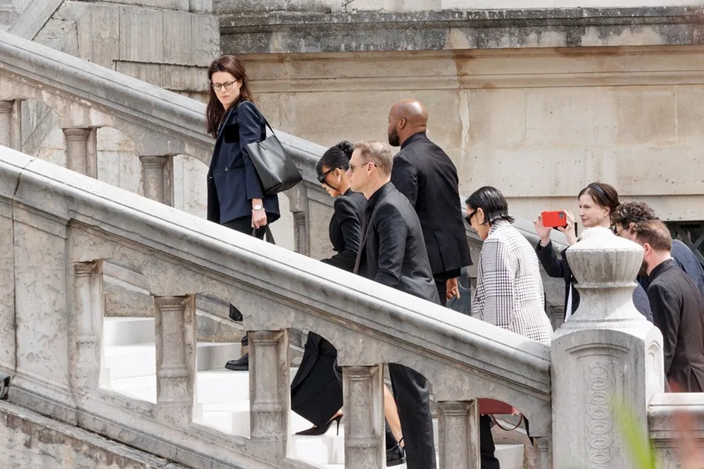 Kim Kardashian llega al Tribunal de lo Penal para el juicio en el que testificará sobre el robo de 2016. EFE