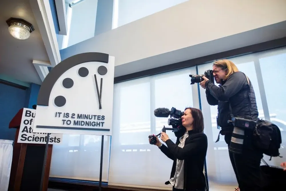 Reporteros gráficos captan el Reloj del Juicio Final (archivo)