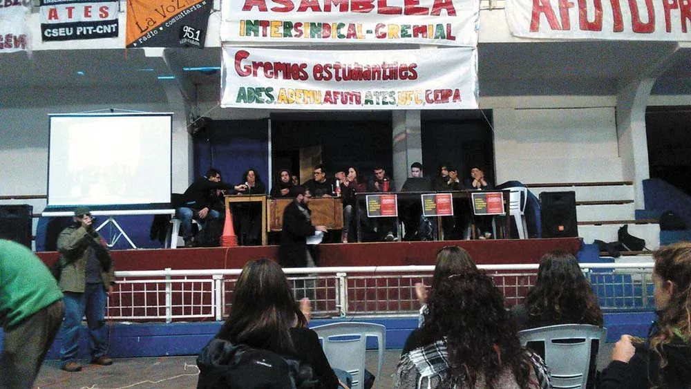 Los docentes se reunieron ayer en el Platense Patín Club