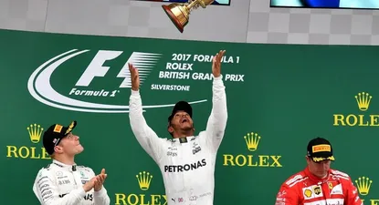 Lewis Hamilton celebra en Silverstone