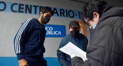 que pasa si en el regreso del apertura un futbolista da positivo de covid-19