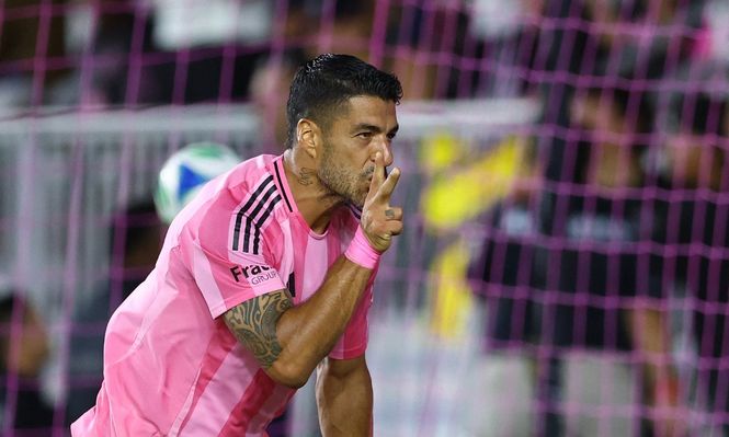 Festejo de Luis Suárez ante Montreal