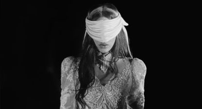 Rosalía comparte nuevas canciones de LUX en plataformas digitales y el video de Focu Ranni