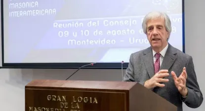 vazquez cuestiono a los medios durante conferencia masonica