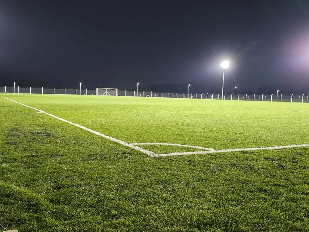 Hay seis torres de iluminación