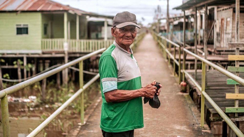 Los habitantes de la triple frontera amazónica entre Perú, Brasil y Colombia dependen enormemente del comercio a través del río.