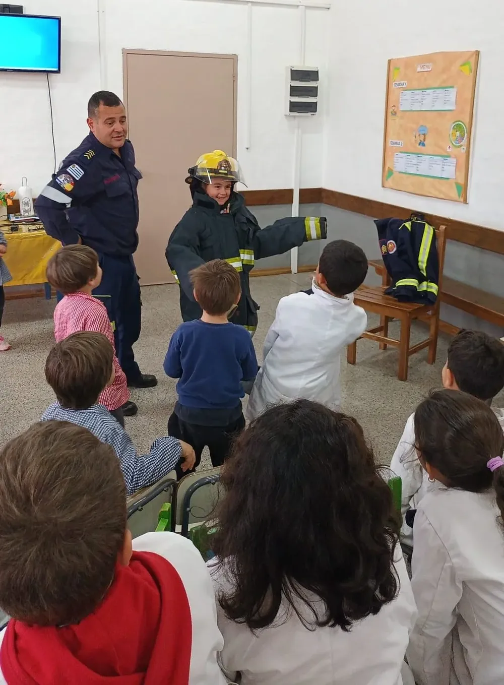 Talleres en escuelas rurales.