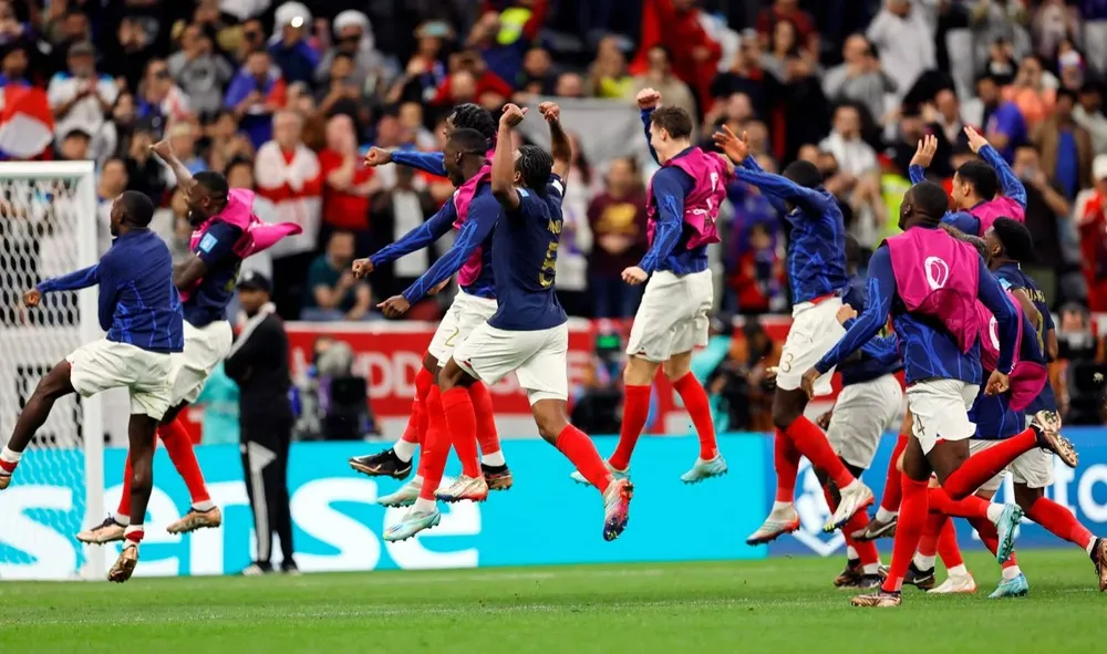 Los jugadores de Francia celebran la clasificación a semifinales
