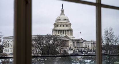Trump se anota una victoria en el Congreso: los demócratas ceden y aprueban proyecto de financiación para evitar el shutdown