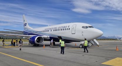 El avión, gestionado por el gobernador Gerardo Zamora, fue clave para contener el foco principal.