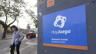 Logo de La Banca en un local comercial