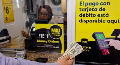 EE.UU. aprobó un impuesto a las remesas en efectivo, no a las transferencias por medios electrónicos.