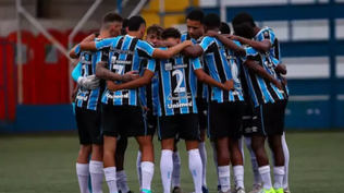Gremio jugó anoche por el Brasileirao y este jueves enfrenta a Uruguay en Rivera: mirá el plantel que viaja