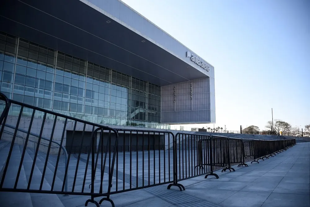 La investigación inició en noviembre de 2021 luego de que se presentara una denuncia penal tras conocer los resultados de una auditoría que determinó que Antel Arena costó cerca de US$ 120 millones