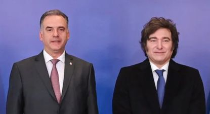 El presidente uruguayo Yamandú Orsi encabeza el ranking de popularidad de presidentes sudamericanos, mientras que el mandatario argentino, Javier Milei, se ubica en tercera posición.