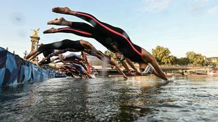 La prueba de aguas abiertas en el río Sena en París 2024