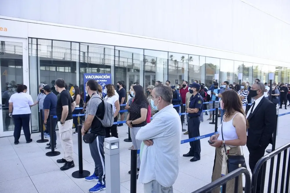 Hay 90 mil personas de 71 a 79 años en lista de espera