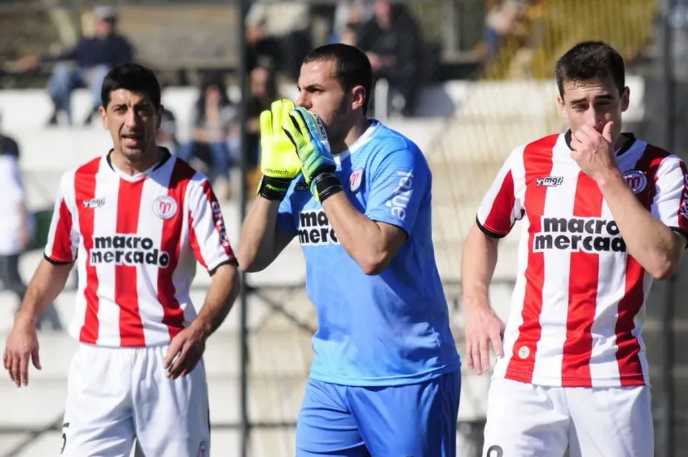 Cristian González, Nicola Pérez y Luis Torrecilla. Cristian González, Nicola Pérez y Luis Torrecilla.