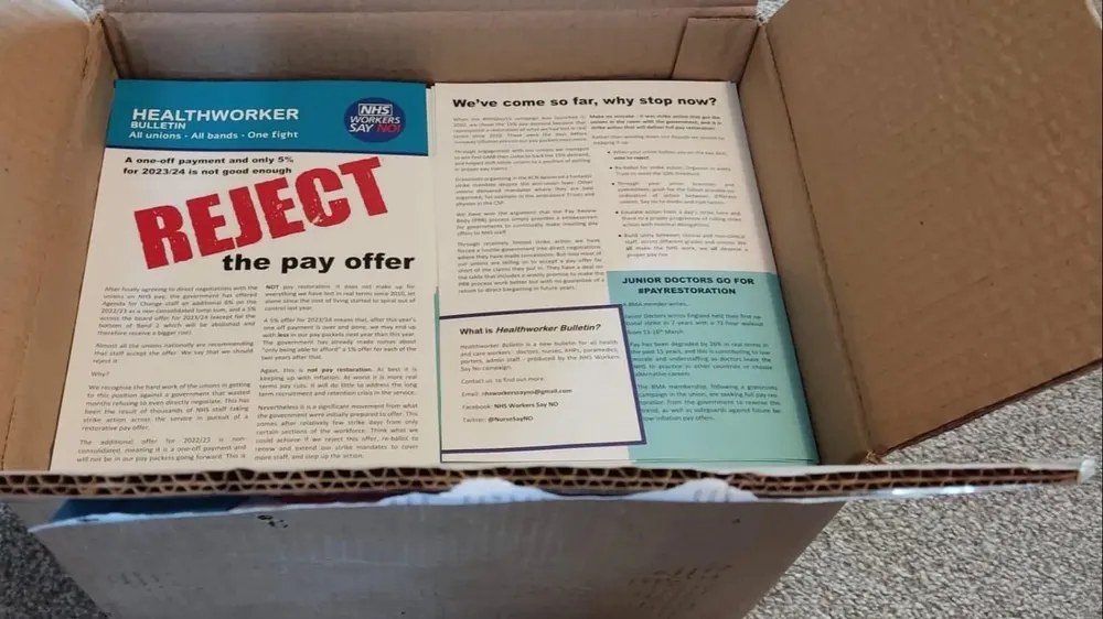 El Servicio Nacional de Salud (NHS) británico rechaza la oferta salarial del gobierno Tory y llama a la huelga