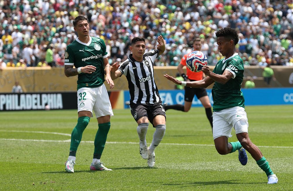 Emiliano Martínez, Jefferson Savarino y Estevao&nbsp;