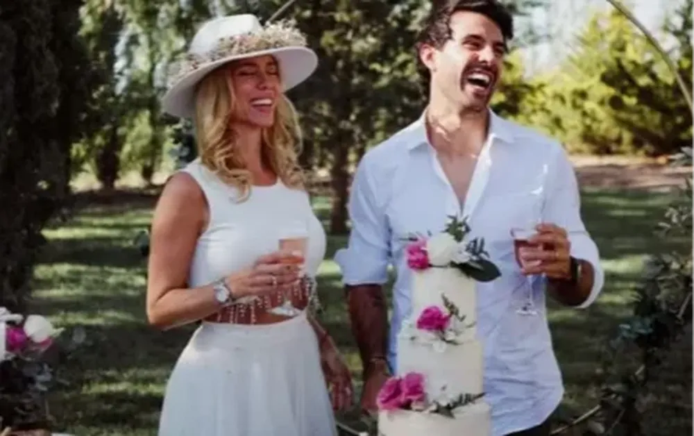Nicole y su esposo en la estancia de Exaltación de la Cruz, provincia de Buenos Aires.