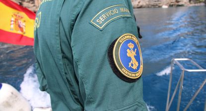 Un agente de Servicio marítimo de la Guardia Civil.&nbsp;
