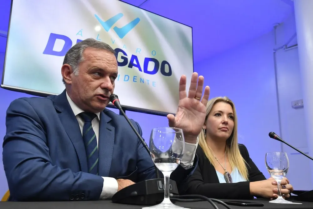 Álvaro Delgado junto a Valeria Ripoll.