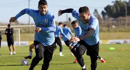 Nahitan Nández y Luis Suárez con la selección de Uruguay