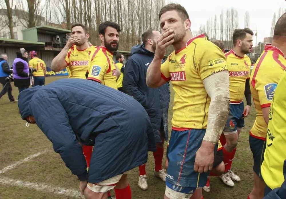 Los jugadores de España no pueden creer la derrota ante Bélgica
