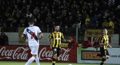 Nicolás Albarracín hizo el primer gol en el Campeón del Siglo