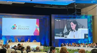 Azucena Arbeleche en reunión anual del BID