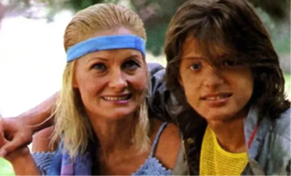Luis Miguel con su madre Marcela Basteri