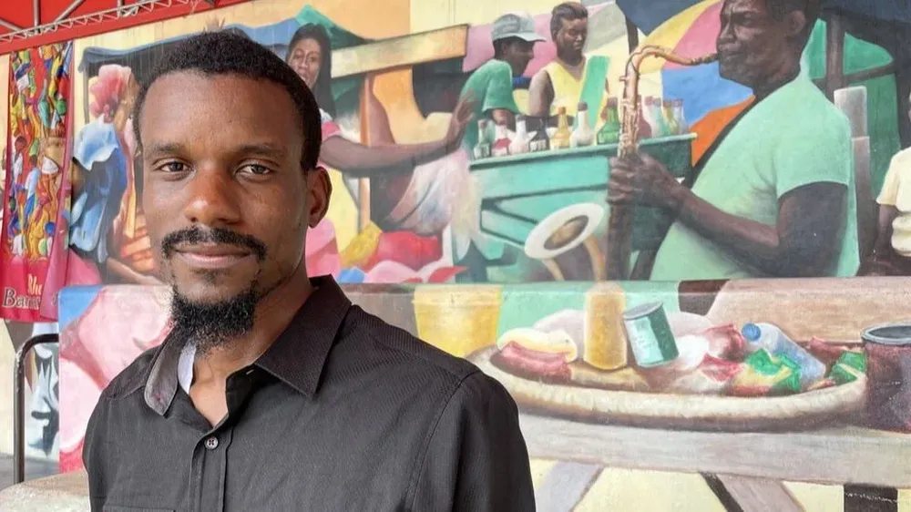 Jean Dondy Cidelca es un joven arquitecto de Little Haiti que promueve la cultura local