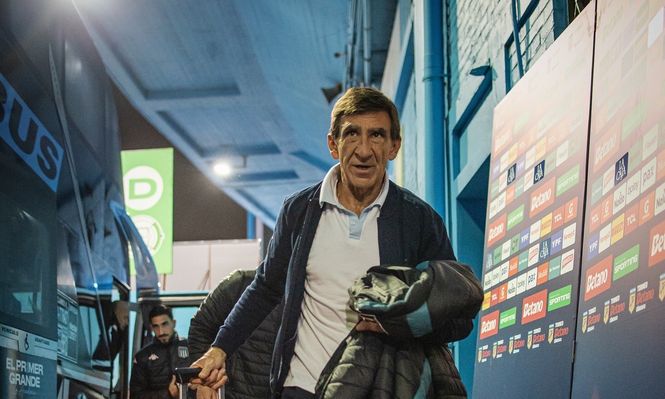 Gustavo Costas, DT de Racing