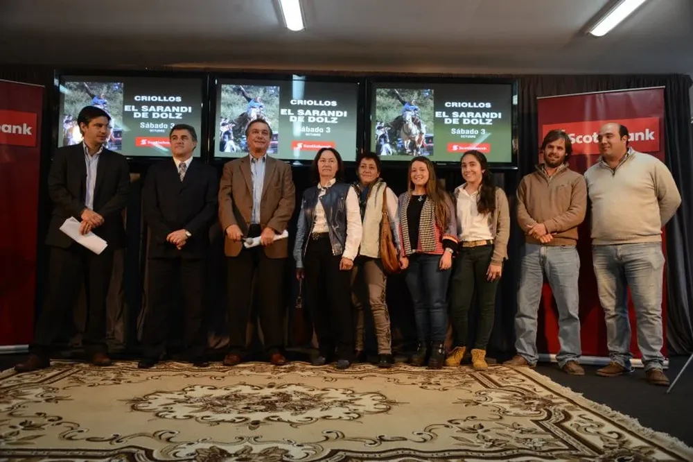Integrantes de la familia Dolz, de Zambrano y de Scotiabank