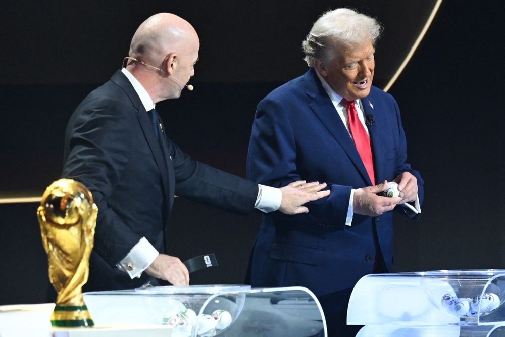 Gianni Infantino y Donald Trump en el sorteo del Mundial 2026