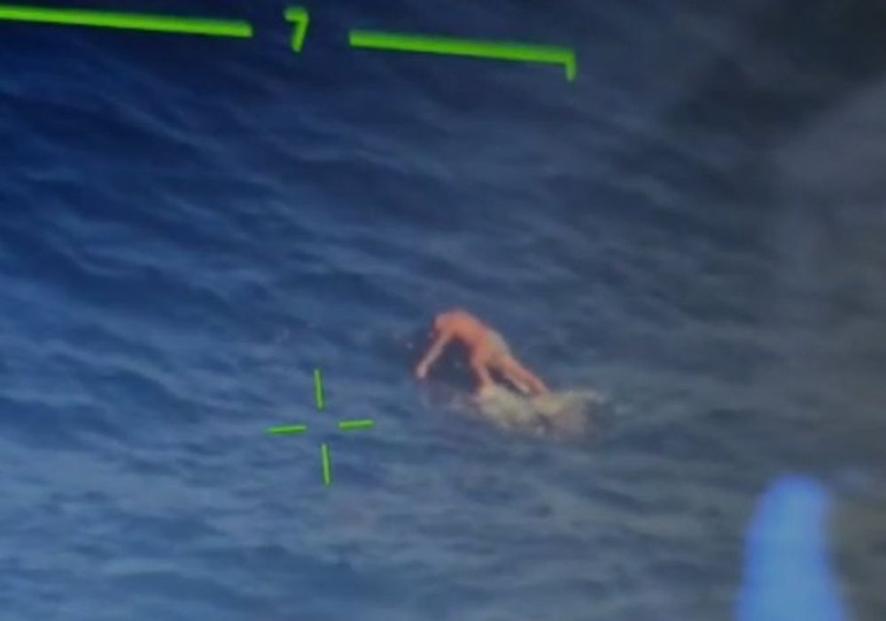 El joven desaparecido desde el lunes fue hallado sobre su moto de agua.&nbsp;