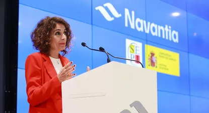La vicepresidenta primera del Gobierno y vicesecretaria general del PSOE, María Jesús Montero, en una visita a las instalaciones de Navantia en San Fernando (Cádiz).