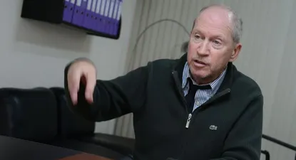 Defensor no expulsará del club al adolescente que portó el ataúd inflable