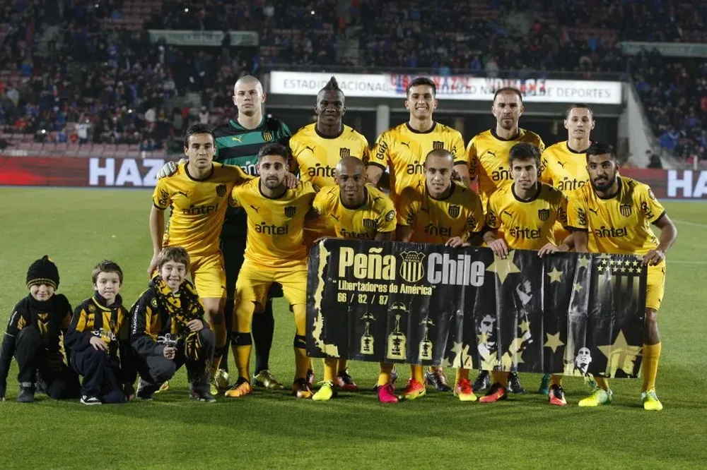 El equipo de Peñarol que jugó en Chile