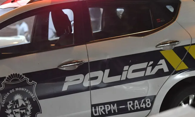 La policía recibió un llamado sobre la hora 16:30 de este jueves por el caso de femicidio