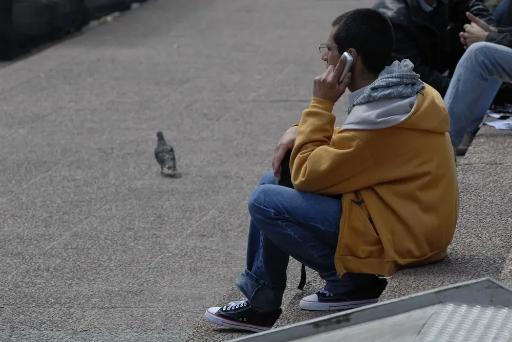 El mes pasado, la OMS informó que existe la posibilidad de que los celulares representen un riesgo de desarrollar tumores cerebrales.