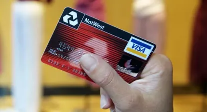 Escribanos comienzan a aceptar tarjetas para cobro de sus servicios